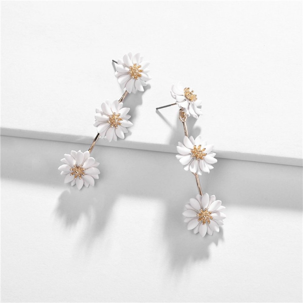 Triple Ivory Gold Daisy Drop Stud Drop Earrings